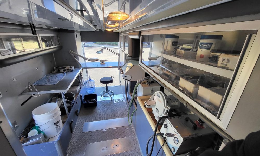 interchrome dental lab mobile lab